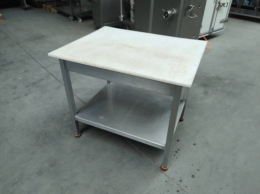 Ertalon table